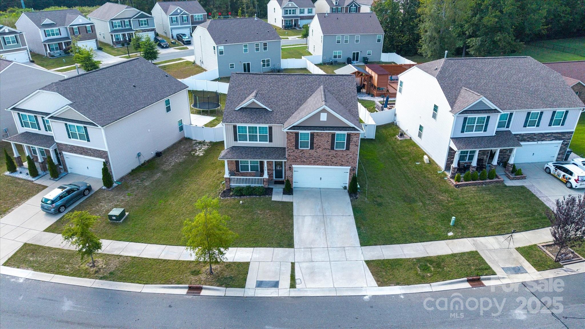 923 Elliott Road Charlotte, NC 28216 - Photo 5 of 35 Gallery Image 5
