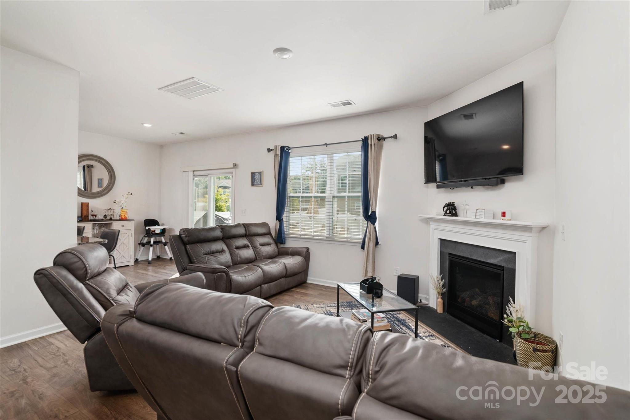 923 Elliott Road Charlotte, NC 28216 - Photo 9 of 35 Gallery Image 9