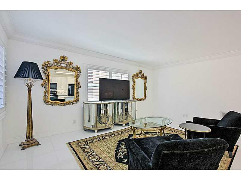 2871 North Ocean Boulevard, Unit F139 Boca Raton, FL 33431 - Photo 2 of 16 Living Room