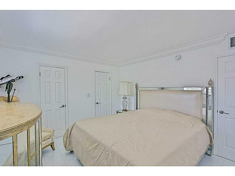 2871 North Ocean Boulevard, Unit F139 Boca Raton, FL 33431 - Photo 7 of 16 Bathroom Master