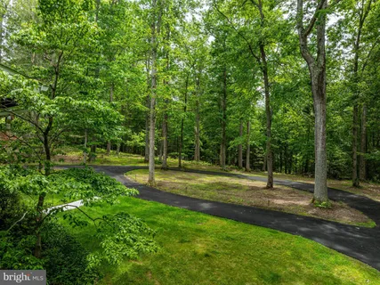 $1,950,000 | 10611 Allenwood Lane, Great Falls, VA 22066