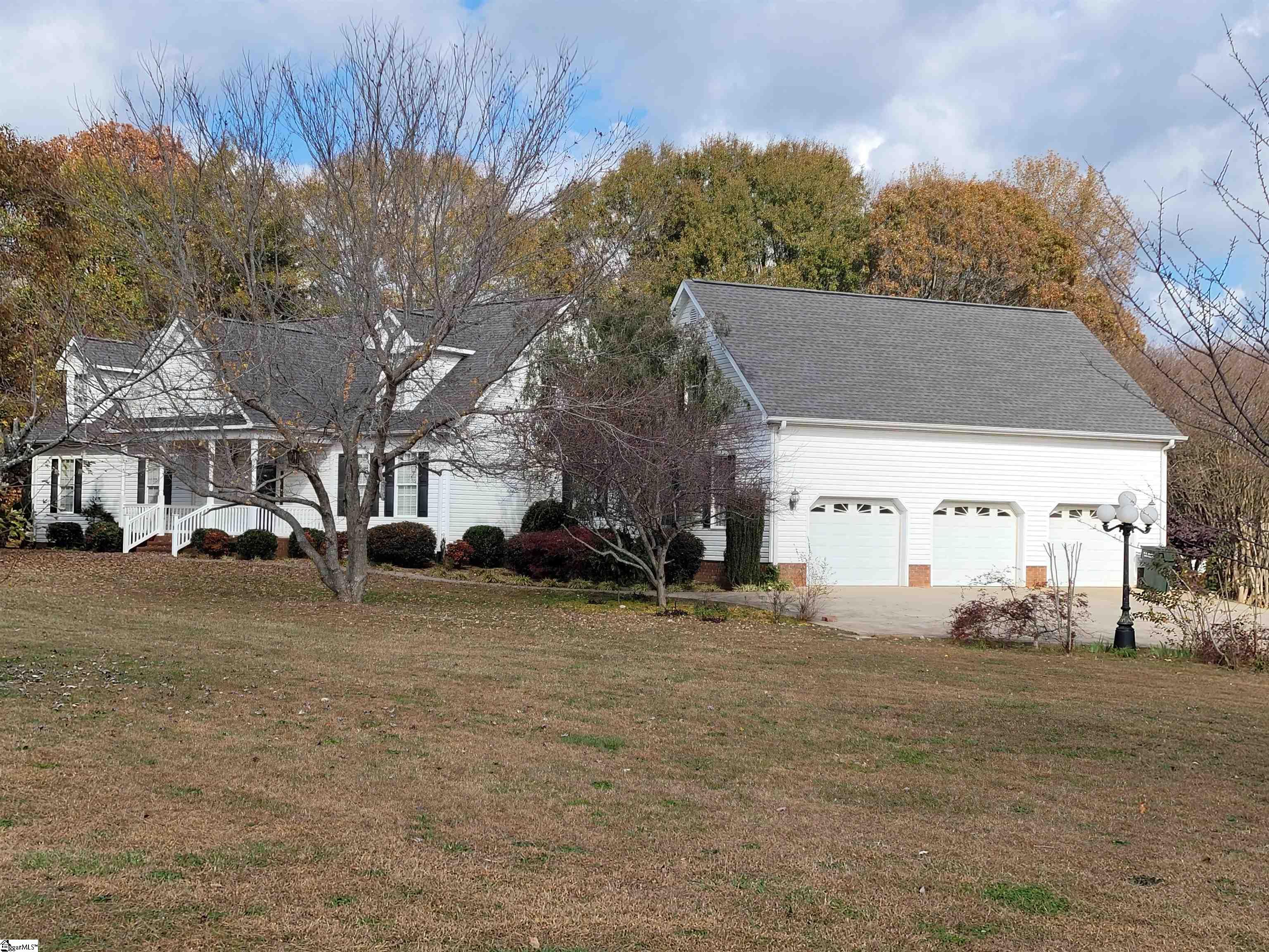 109 Lockaby Road Pelzer, SC 29669 - Photo 2 of 36
