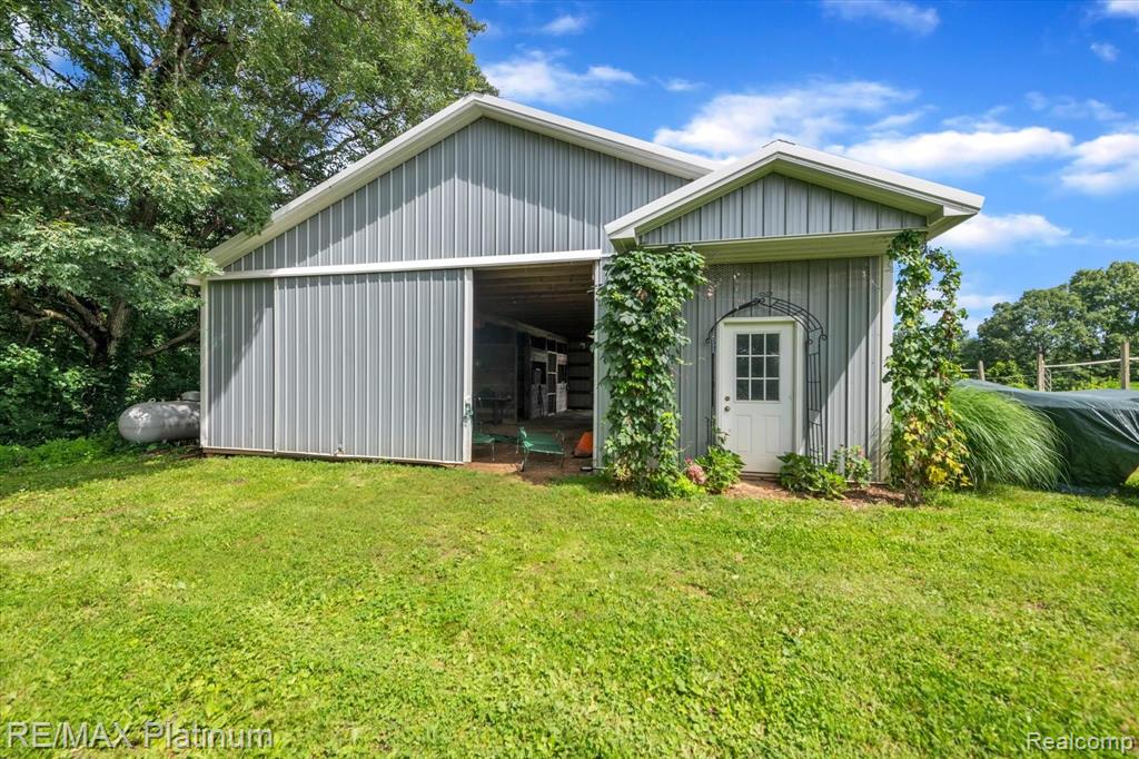 3133 Crooked Lake Road Howell, MI 48843 - Photo 29 of 41