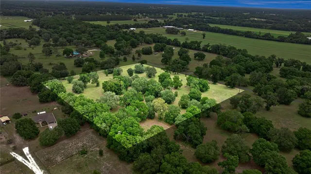 $450,000 | 329 West Reddick, Reddick, FL 32686