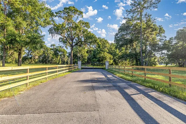 $450,000 | 329 West Reddick, Reddick, FL 32686