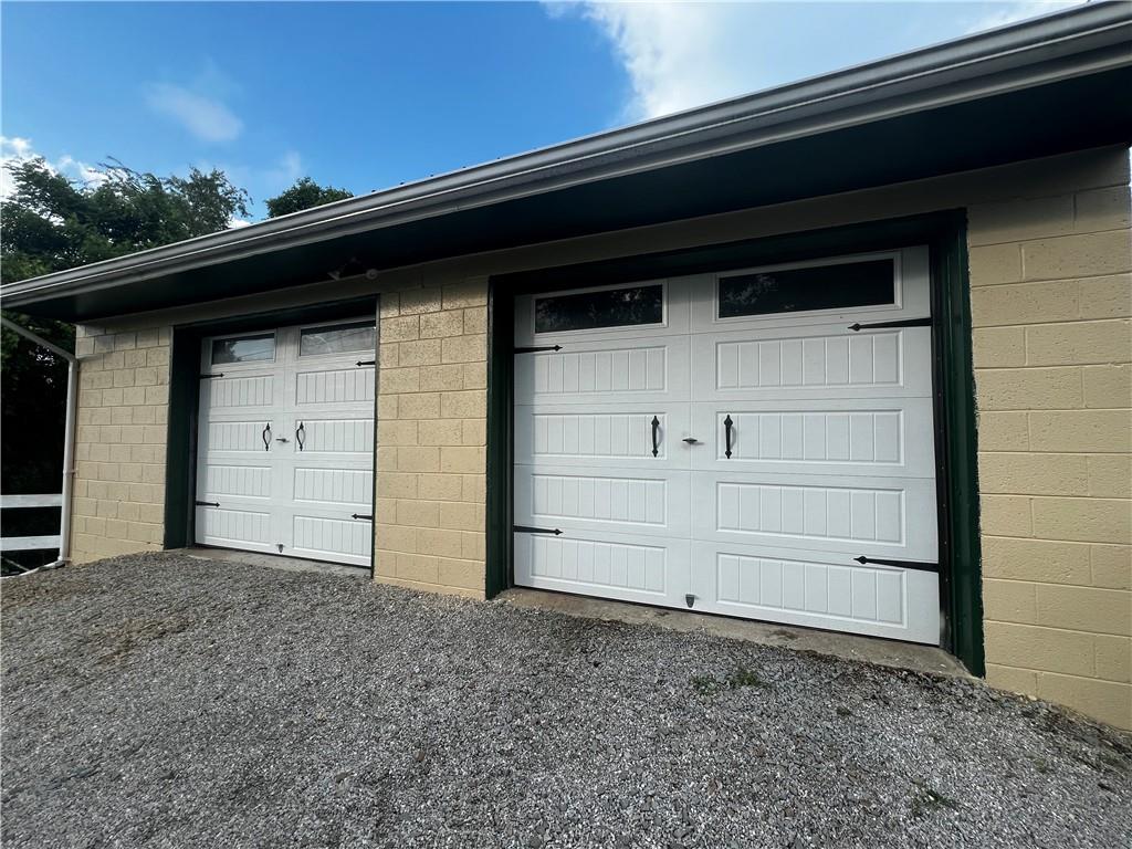 516 Chestnut Ridge Road Washington, PA 15301 - Photo 19 of 29 2 car garage up by the road