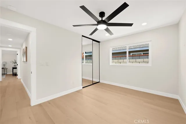 a picture of city view with lake view