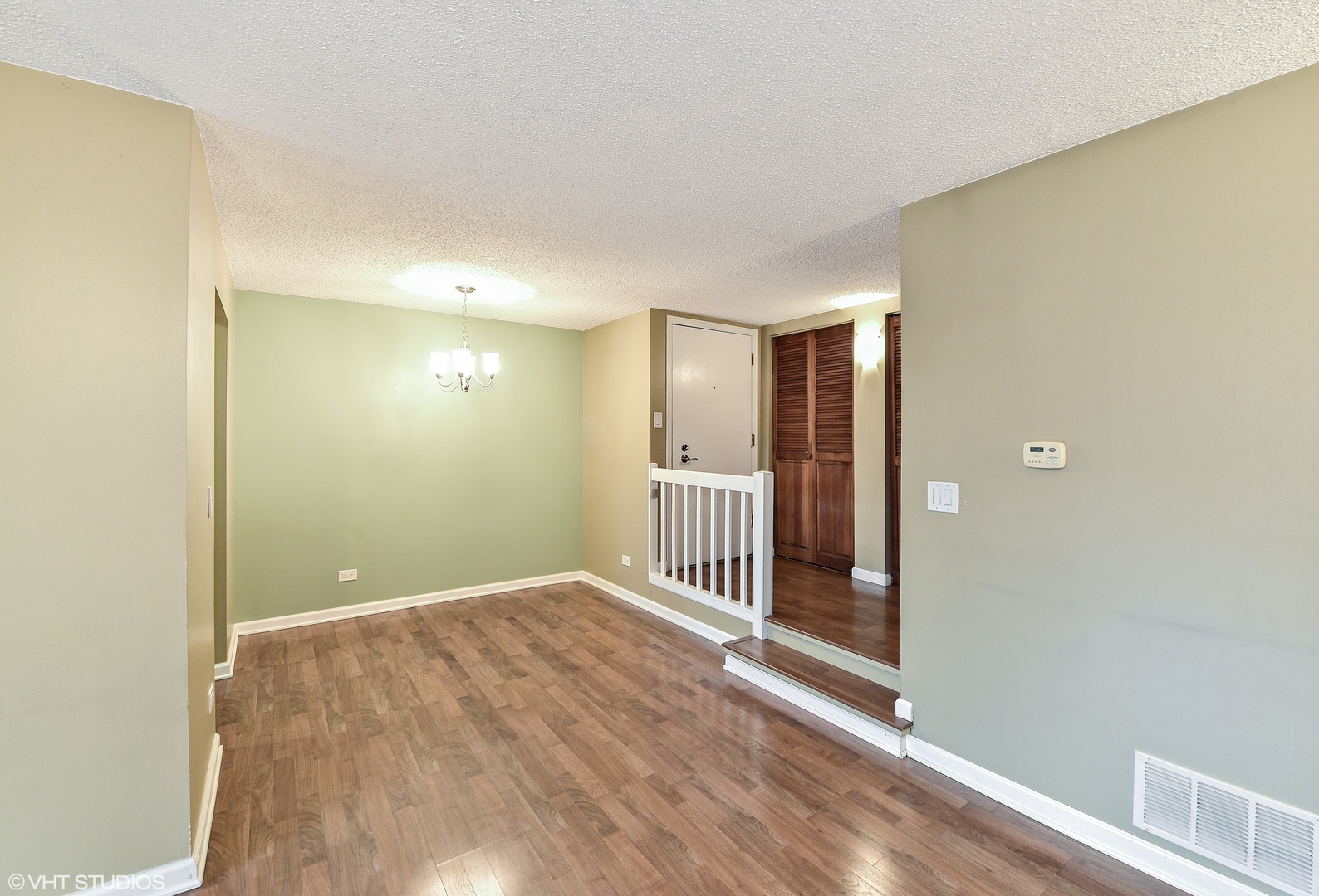 516 Timber Ridge Drive, Unit 308 Carol Stream, IL 60188 - Photo 2 of 15