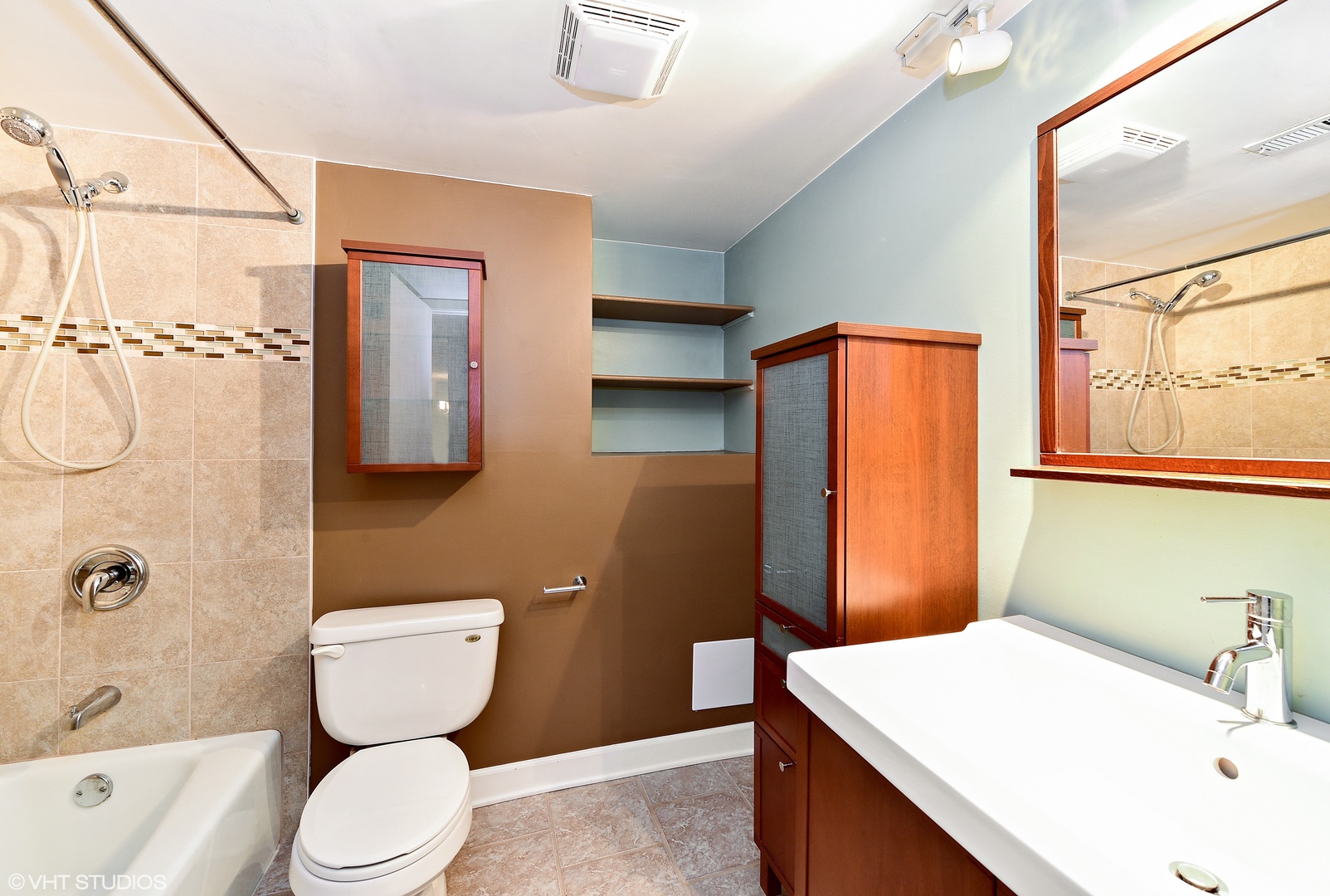 516 Timber Ridge Drive, Unit 308 Carol Stream, IL 60188 - Photo 9 of 15