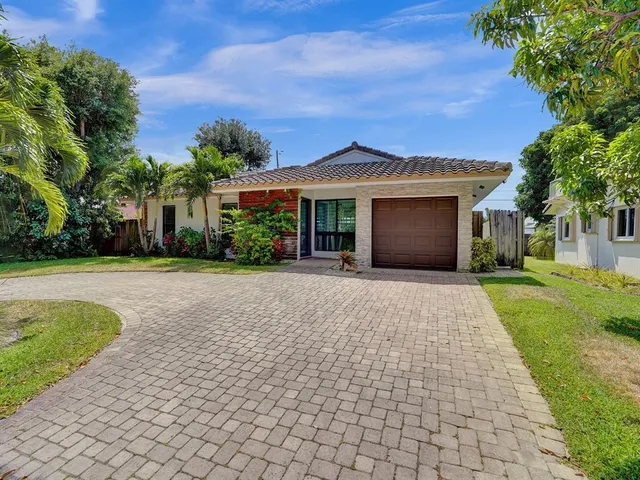 $885,000 | 1561 Southeast 24th Terrace, Pompano Beach, FL 33062