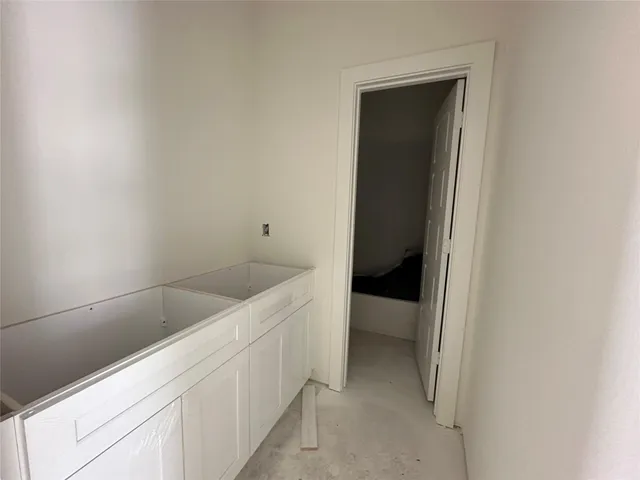 a view of utility room