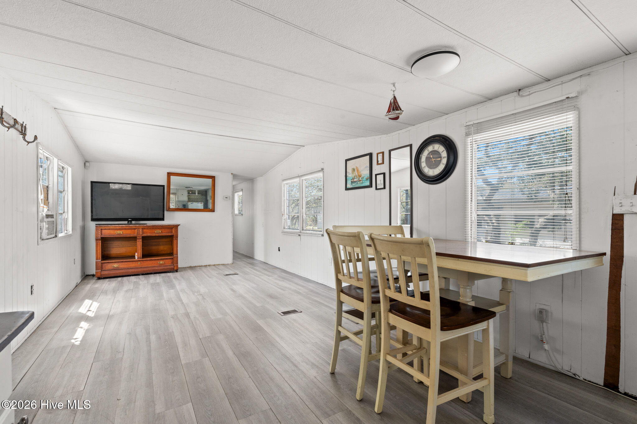 2423 Pin Fish Street Southwest Supply, NC 28462 - Photo 5 of 22 7-web-or-mls-cammediallc.com (10 of 20)