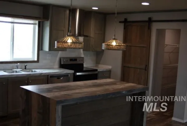 $365,000 | 5893 Remington, Mackay, ID 83251