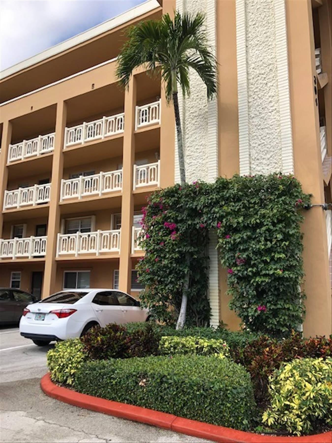 304 Golfview Road, Unit 404 North Palm Beach, FL 33408 - Photo 1 of 21 Exterior Front