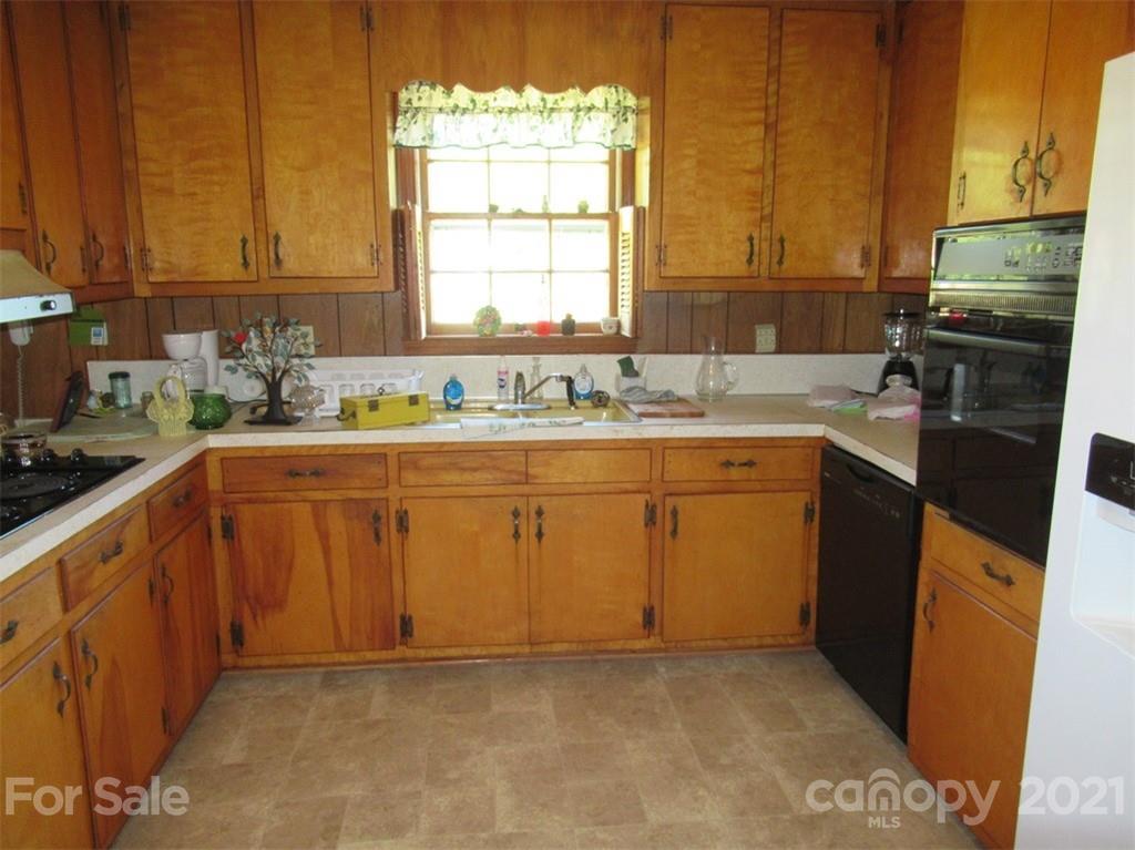 818 Setzer Drive Conover, NC 28613 - Photo 7 of 26 Gallery Image 7