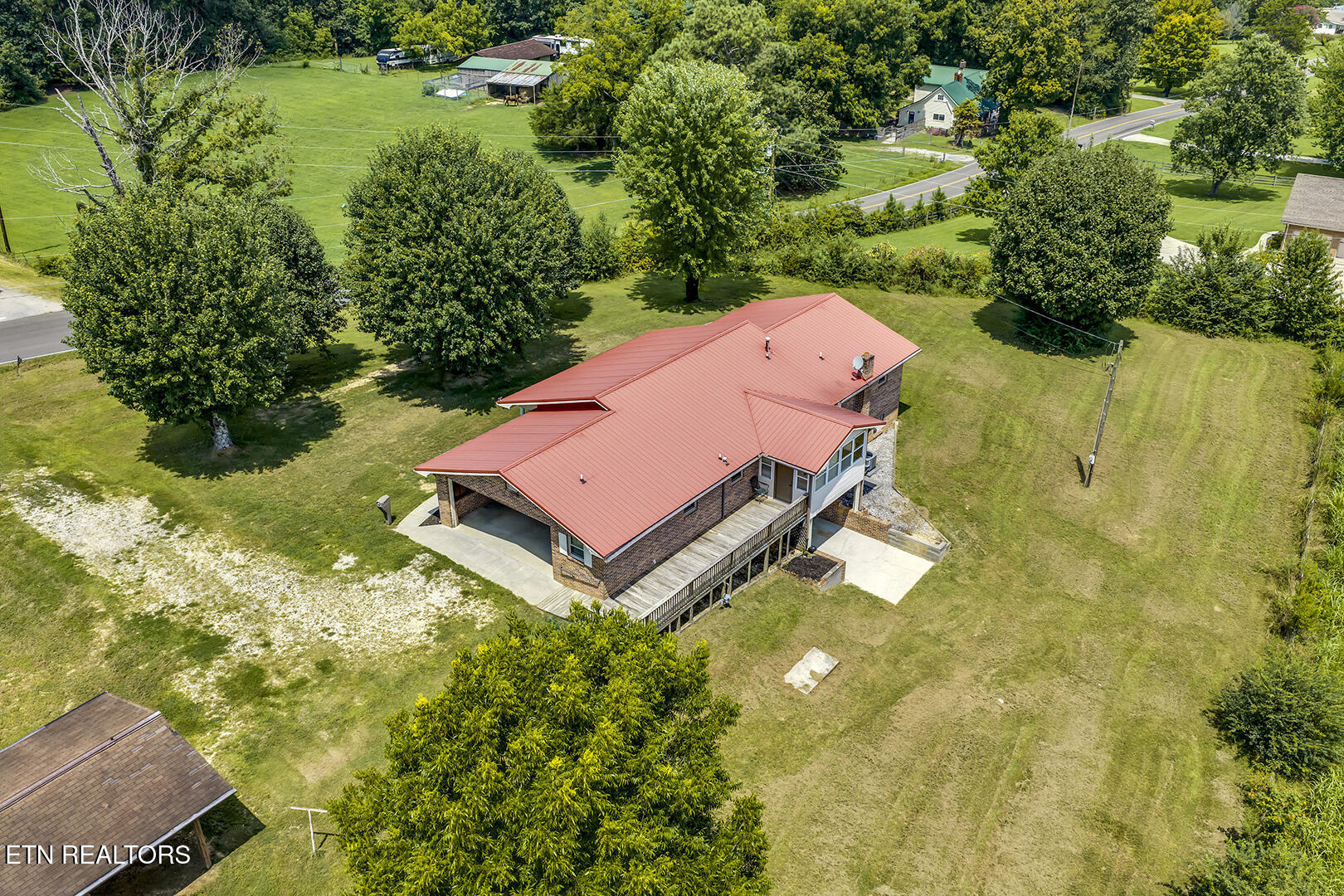 8055 Steekee Creek Road Loudon, TN 37774 - Photo 50 of 60 50_SteekeeCreekRoad_8055_BackRightElevat