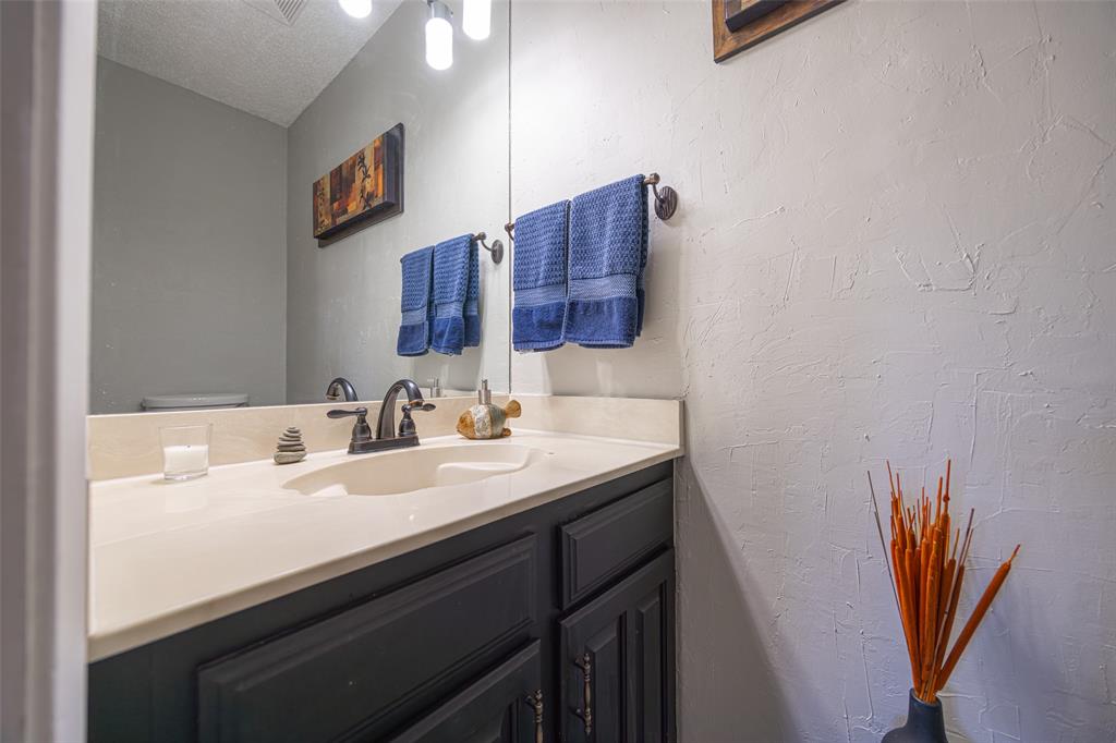 5626 Preston Oaks Road, Unit 35D Dallas, TX 75254 - Photo 14 of 29 Half Bath