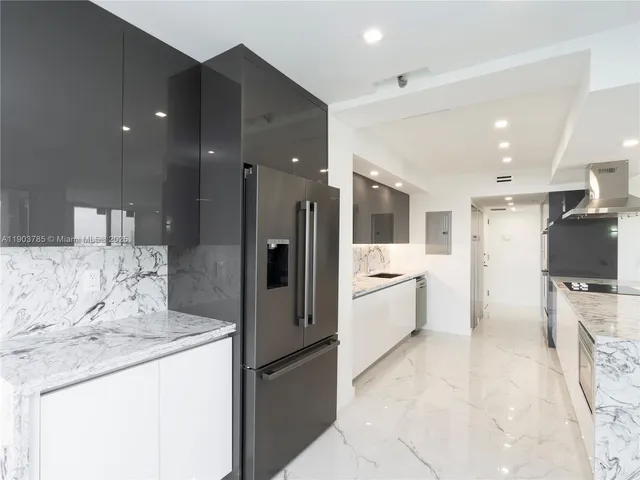 $5,999 | 19707 Turnberry Way, Unit 18K, Aventura, FL 33180