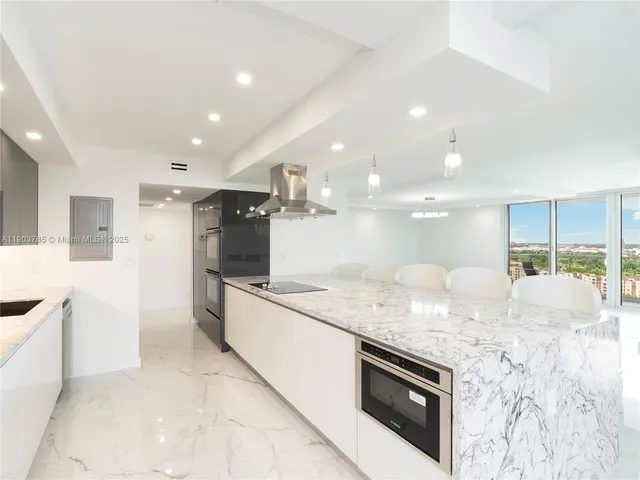 $5,999 | 19707 Turnberry Way, Unit 18K, Aventura, FL 33180