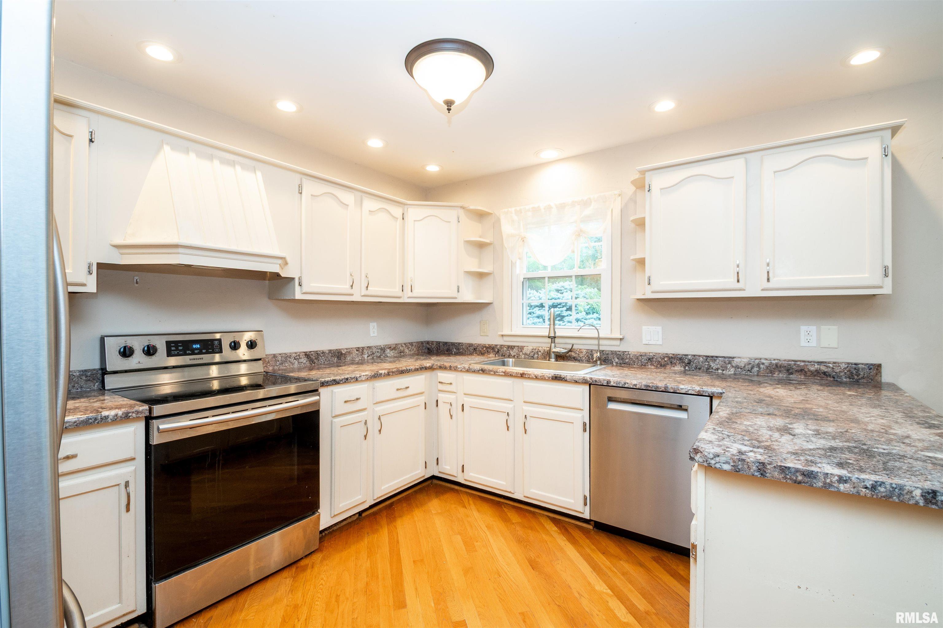 6729 North Mount Hawley Road Peoria, IL 61614 - Photo 13 of 44 Gallery Image 13