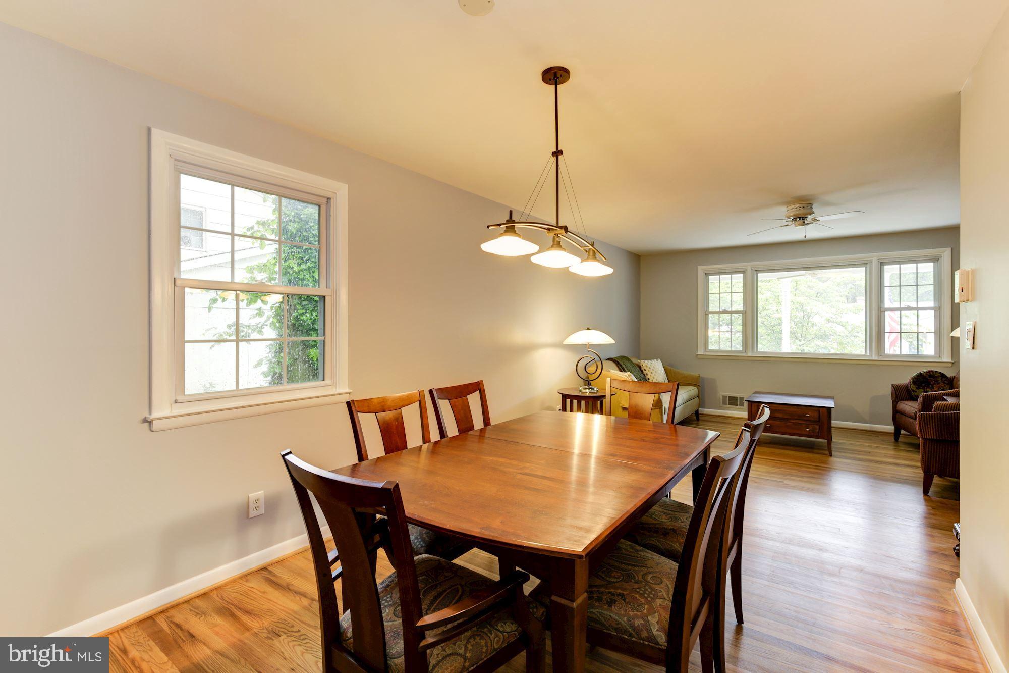 307 Stonewall Road Baltimore, MD 21228 - Photo 8 of 31 Dining Room