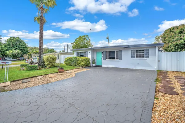 $3,600 | 404 South 62nd Terrace, Hollywood, FL 33023