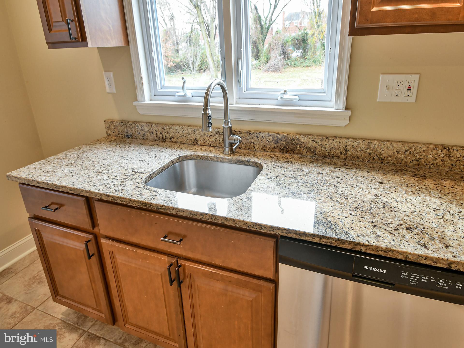 61 Del Rio Road Baltimore, MD 21222 - Photo 7 of 34 Gallery Image 7