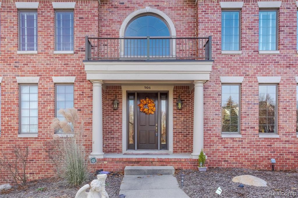 701 Wellington Circle Rochester Hills, MI 48309 - Photo 5 of 54