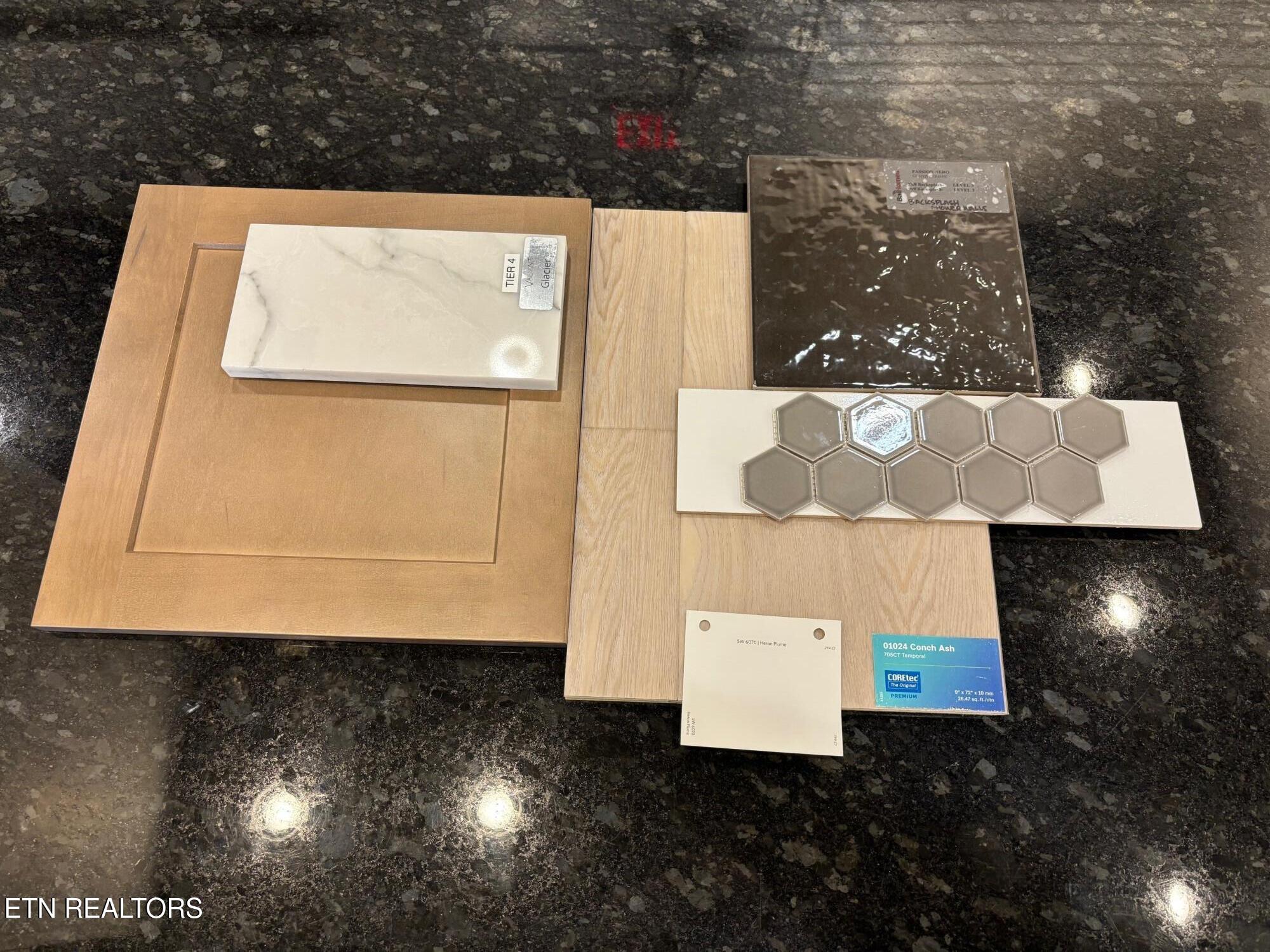 1952 Hickory Reserve Road Knoxville, TN 37932 - Photo 7 of 8 GUEST BATH