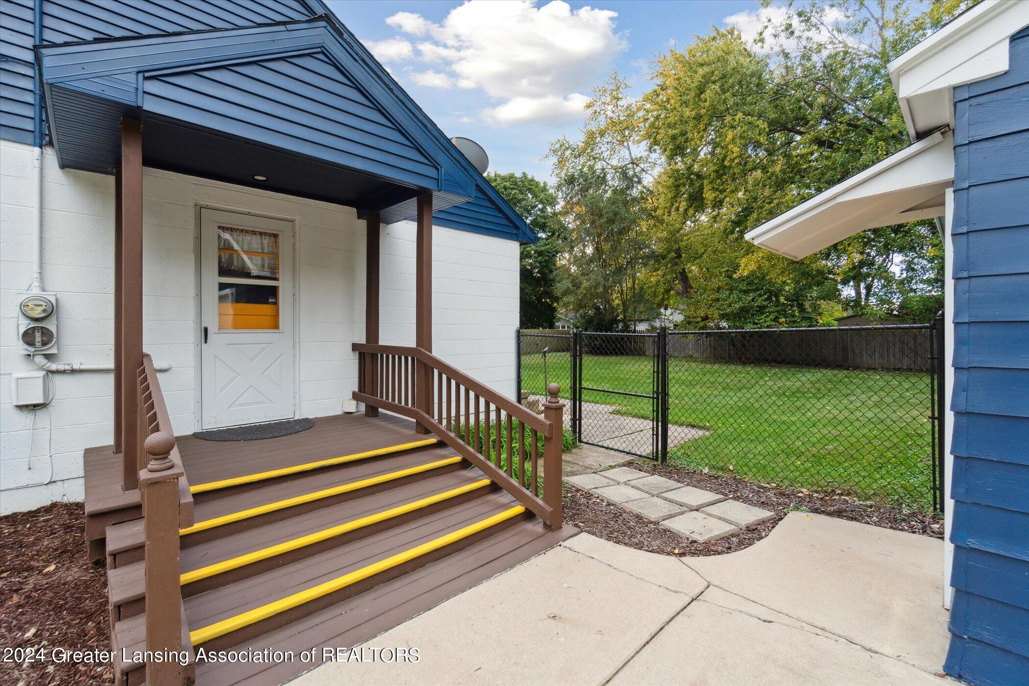 5873 Potter Street Haslett, MI 48840 - Photo 28 of 43 31-5873-Potter-St-Haslett-MI-48840-Windo