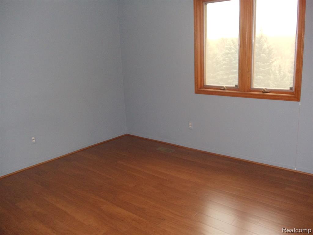 1949 North Kilburn Road Rochester, MI 48306 - Photo 11 of 18