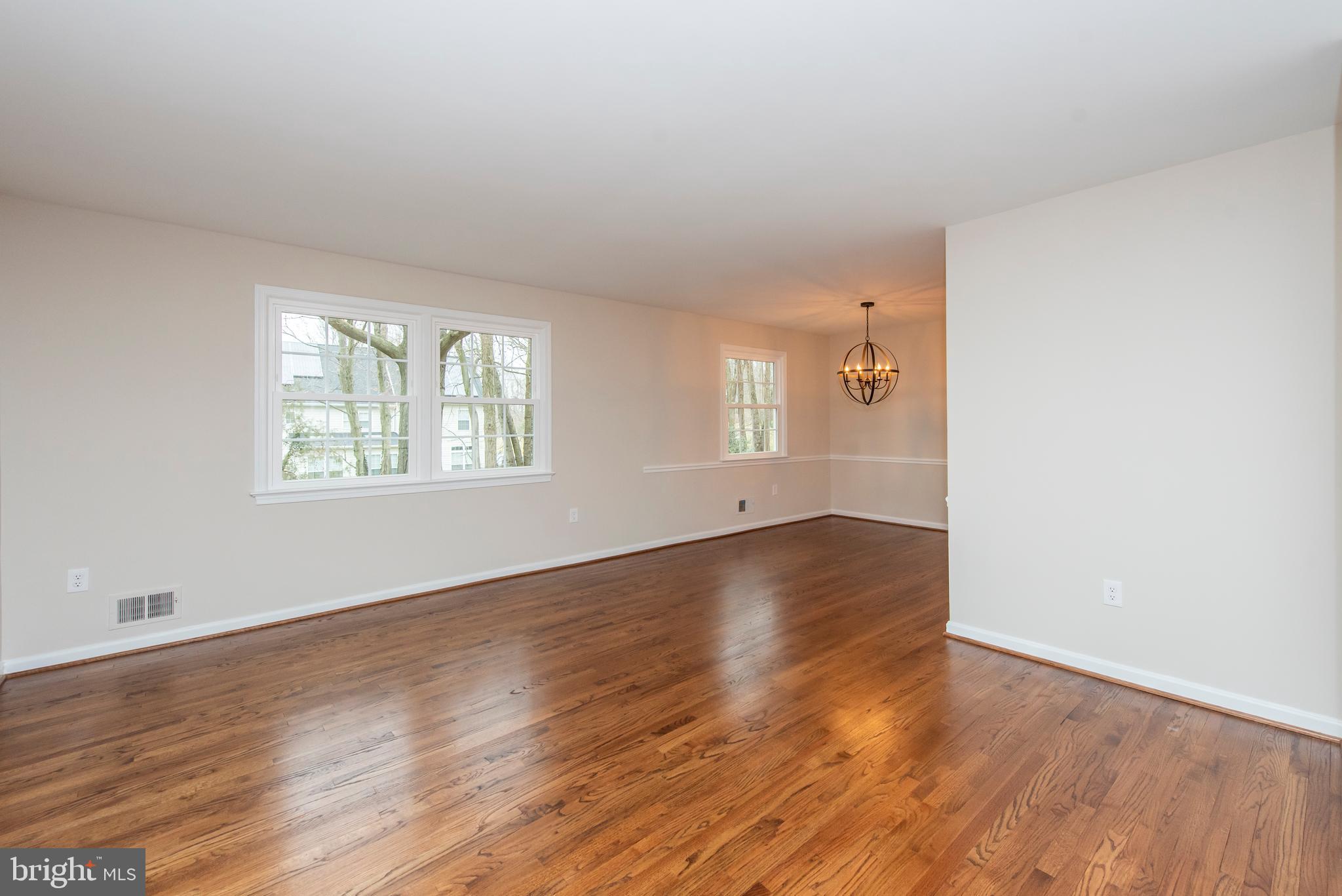 2229 Drury Road Silver Spring, MD 20906 - Photo 4 of 53 Living room