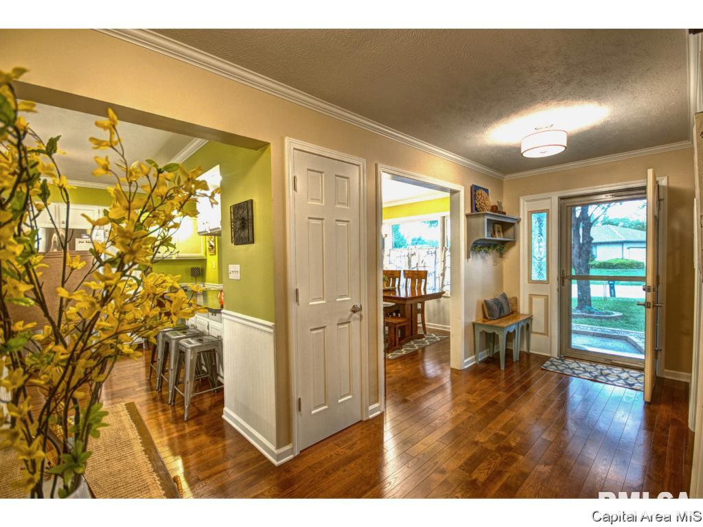 1101 Old Crows Way Springfield, IL 62712 - Photo 9 of 36