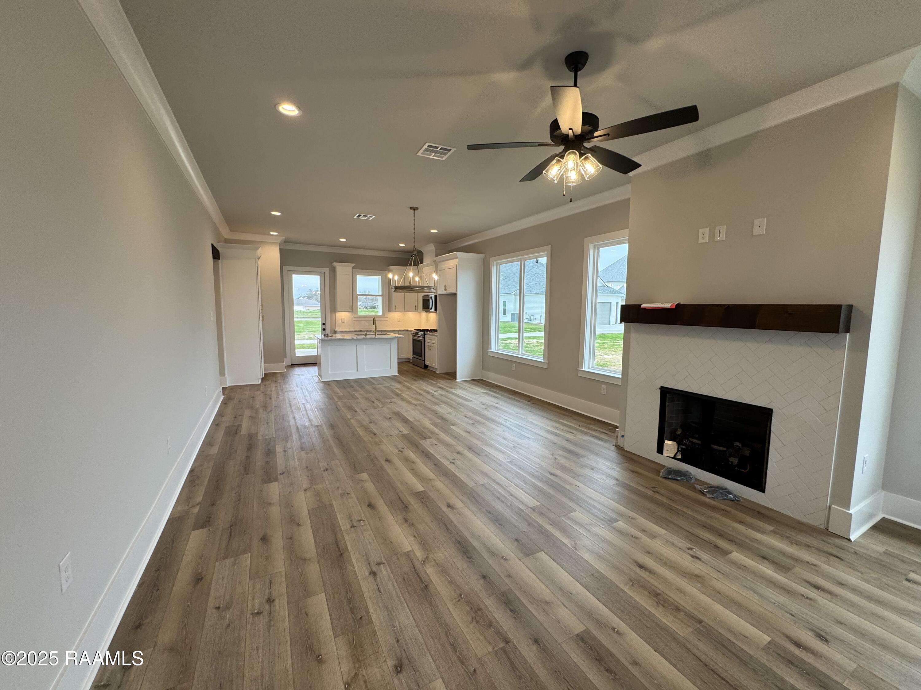 209 Boxview Street Scott, LA 70583 - Photo 3 of 17 20250214_213635949_iOS