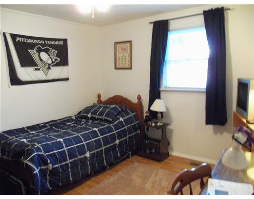 206 Baintree Road Coraopolis, PA 15108 - Photo 12 of 17 Bedroom.