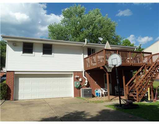 206 Baintree Road Coraopolis, PA 15108 - Photo 16 of 17 Exterior Back.