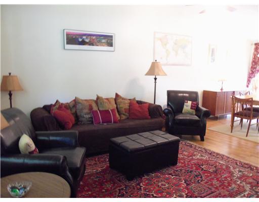 206 Baintree Road Coraopolis, PA 15108 - Photo 3 of 17 Living Room.