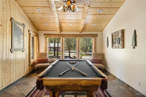 a view of a livingroom with furniture
