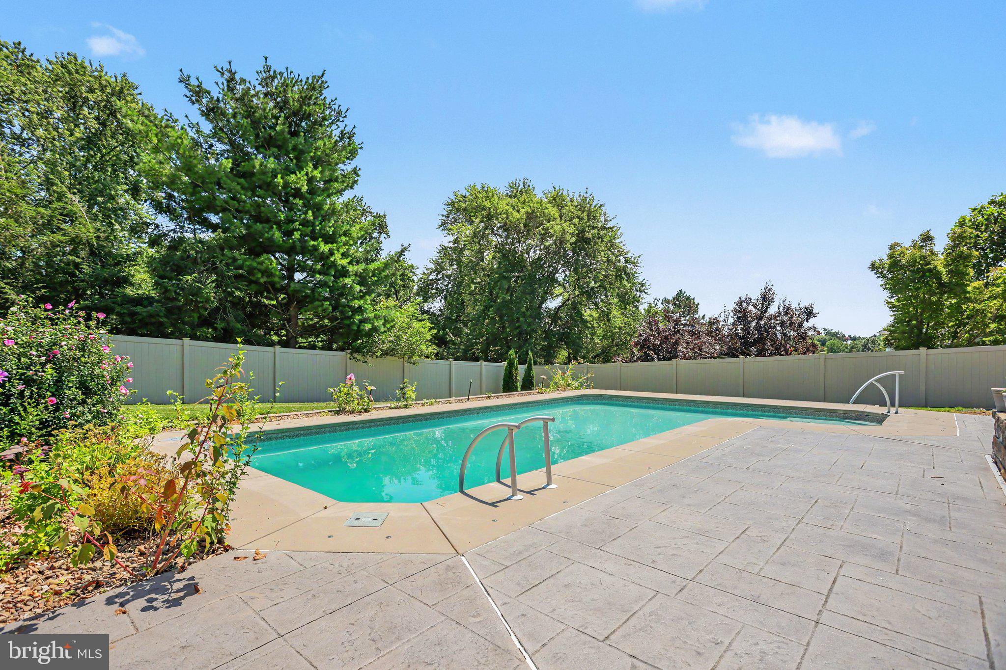 2450 Hartford Road York, PA 17402 - Photo 4 of 36 Gallery Image 4