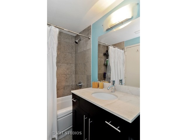 1600 North Halsted Street, Unit 2J Chicago, IL 60614 - Photo 8 of 10