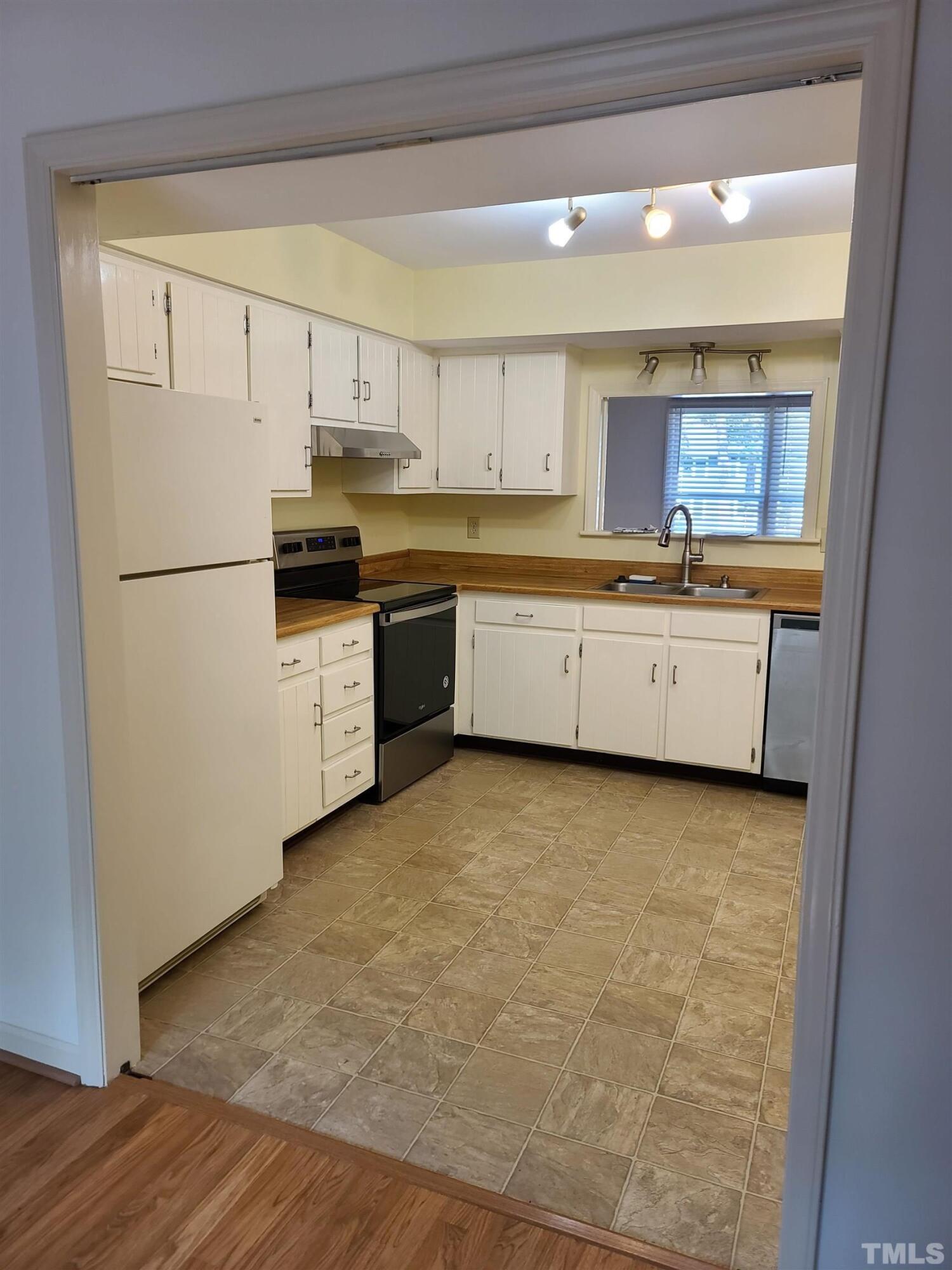 6416 Meadow View Drive Raleigh, NC 27609 - Photo 27 of 55