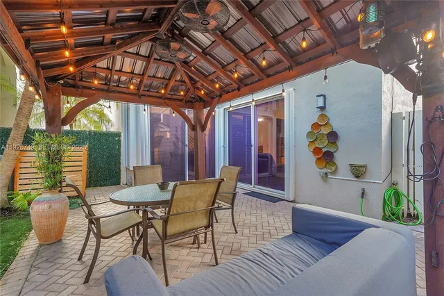 $975,000 | 1135 Satinleaf Street, Hollywood, FL 33019