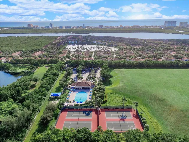 $975,000 | 1135 Satinleaf Street, Hollywood, FL 33019