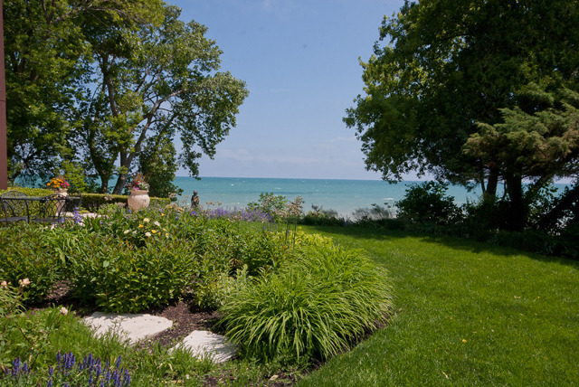 337 Sheridan Road Winnetka, IL 60093 - Photo 20 of 25 a view of a garden with lawn chairs