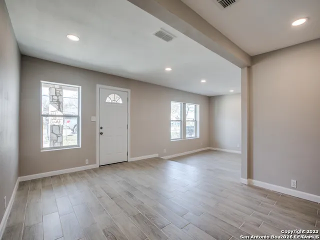 $1,850 | 4238 Commercial, San Antonio, TX 78221