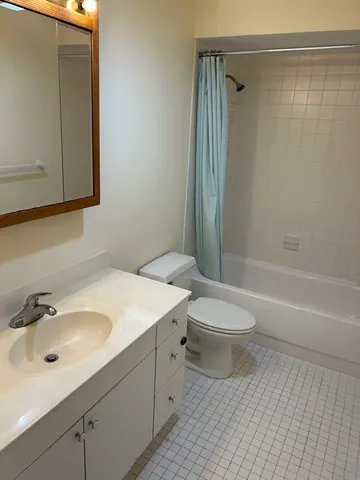 $2,700 | 77 Pond Avenue, Unit 407, Brookline, MA 02445