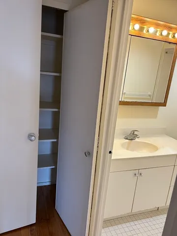 $2,700 | 77 Pond Avenue, Unit 407, Brookline, MA 02445