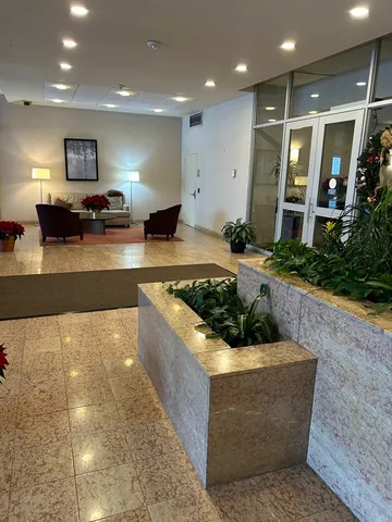 $2,900 | 77 Pond Avenue, Unit 407, Brookline, MA 02445