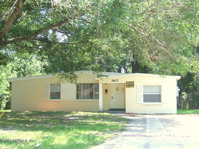 2837 Lippia Road Jacksonville, FL 32209 - Photo 1 of 1 a view of house with yard