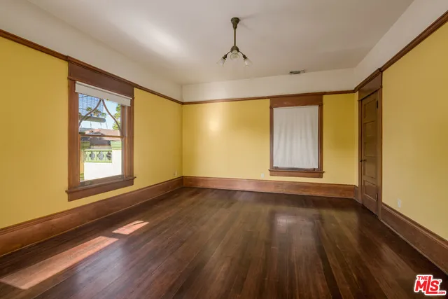 $1,799,000 | 1049 Elden Avenue, Los Angeles, CA 90006